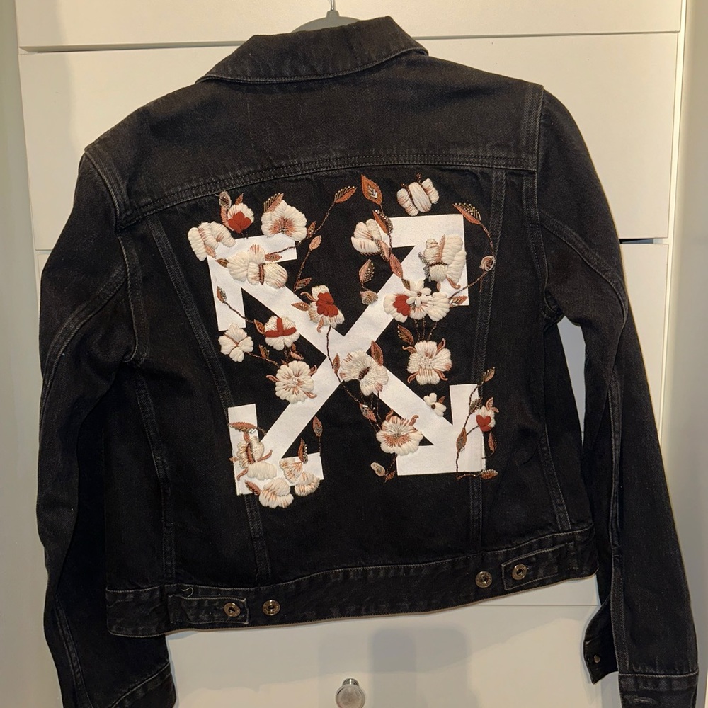 OFF-WHITE BLACK DENIM JEAN JACKET WITH BEADED DETAIL SIZE 36